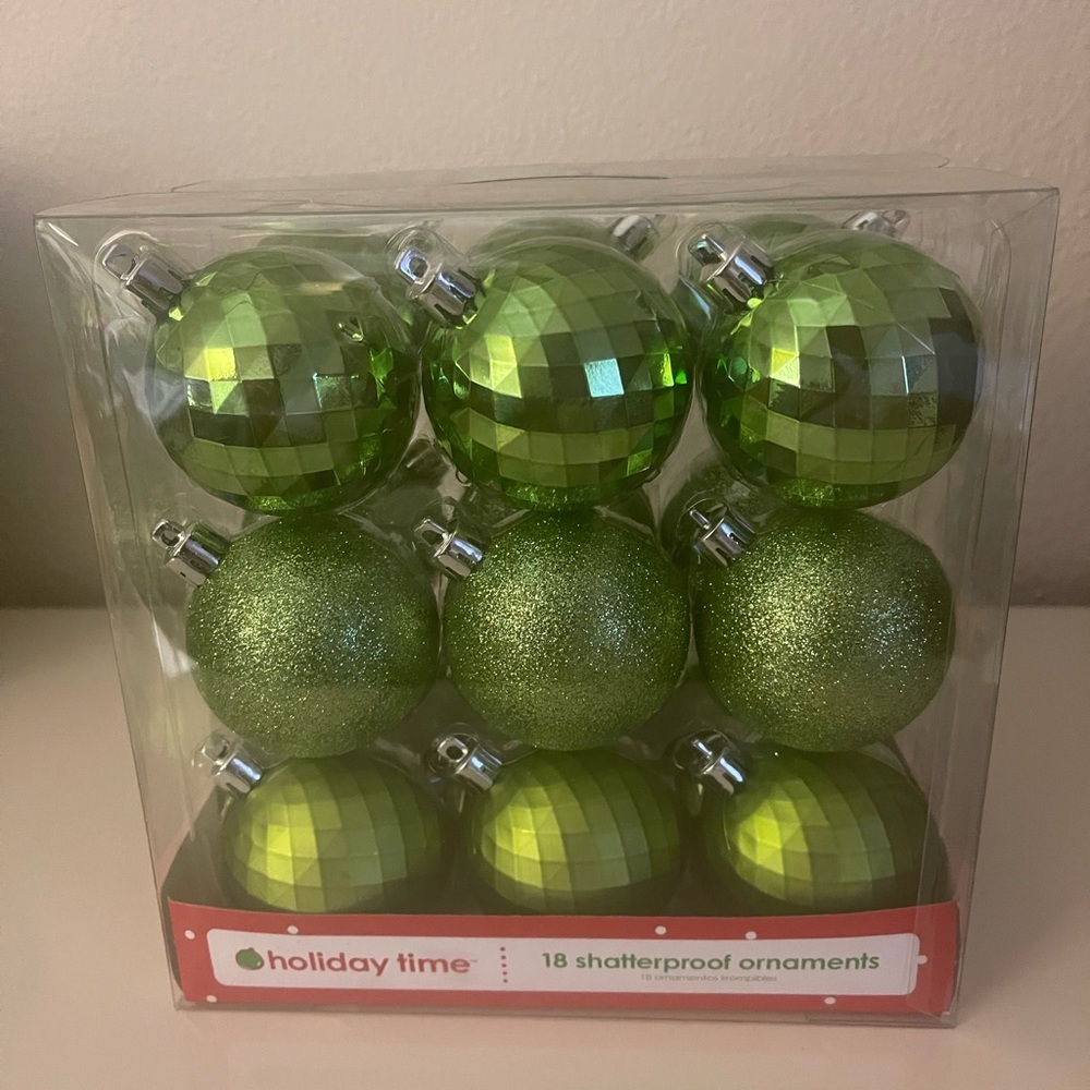 Christmas Ornament Balls 18pcs. Shatterproof.🎁 - Picture 2 of 7